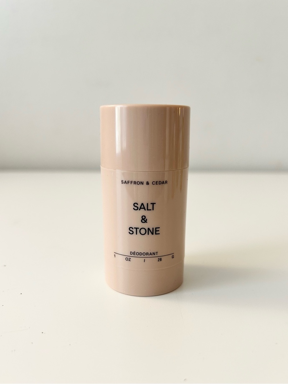 🌸SALT & STONE Saffron & Cedar Deodorant Deluxe Mini 28 g